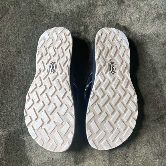 Chaco flip flops - Picture 2 of 2
